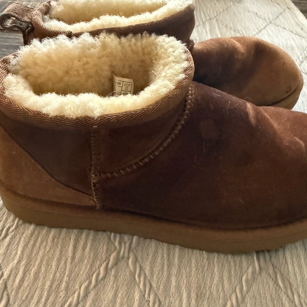 UGG Tan Shearling Boots - Picture 2 of 8